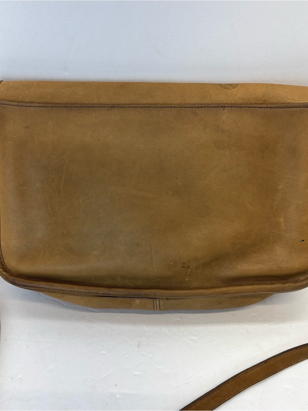 Vtg 70’s NYC Coach Tan Leather Crossbody Bag w/ Classic Turn Key Hardware Read - Picture 6 of 16